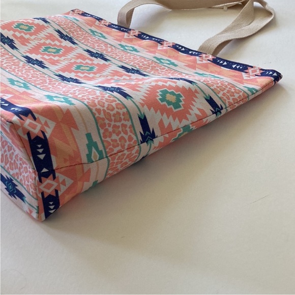 Jumbo Boho Aztec Print Beach Tote - Picture 5 of 11